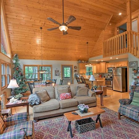 Andrews Cabin With Deck, Grill, Fire Pit And Game Room Buitenkant foto