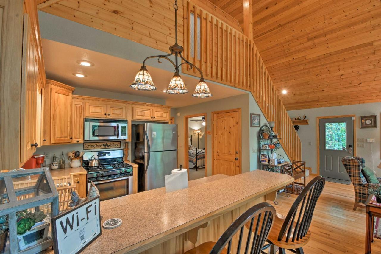 Andrews Cabin With Deck, Grill, Fire Pit And Game Room Buitenkant foto
